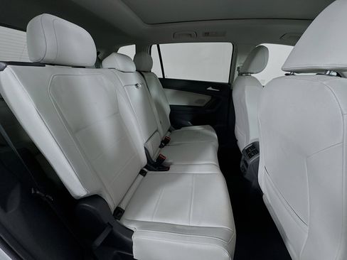 Used 2021 Volkswagen Tiguan SEL w/ 3rd Row Seat Package AWD/4WD image 28