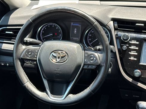 Used 2020 Toyota Camry SE w/ Convenience Package FWD image 13