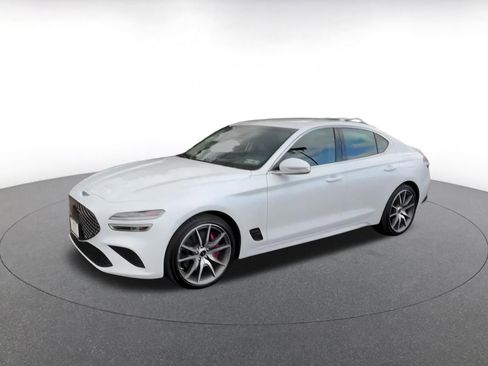 Used 2025 Genesis G70 2.5T image 9