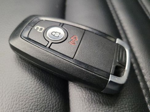 Used 2024 Ford Edge SEL image 32