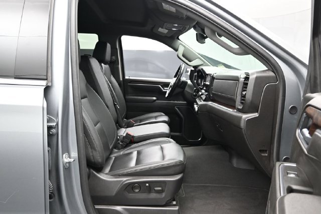 Used 2025 GMC Sierra 1500 SLT AWD/4WD image 24