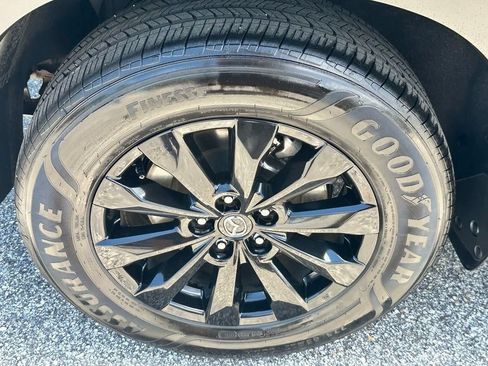 Used 2025 MAZDA CX-50 AWD 2.5 S w/ Weather Package image 24