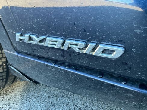 Used 2022 Lexus ES 300h w/ Luxury Package image 17