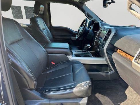 Used 2019 Ford F150 Lariat image 12