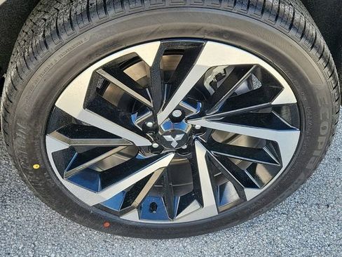 New 2025 Mitsubishi Outlander SEL image 5