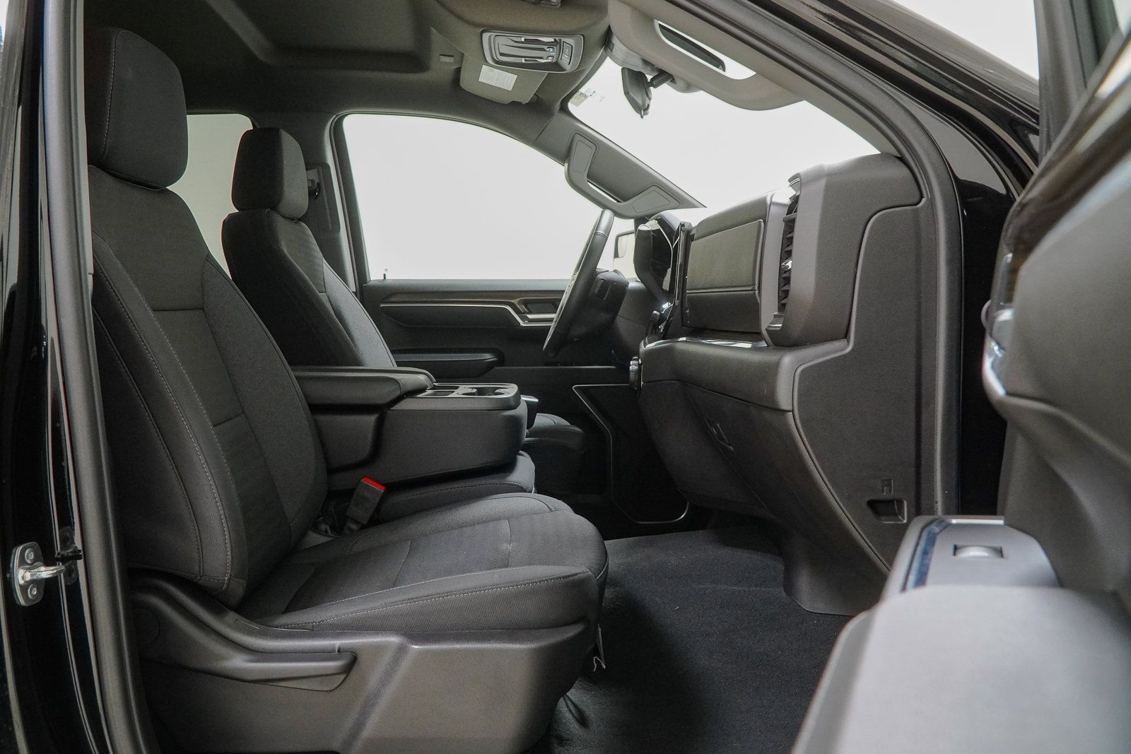 Used 2025 Chevrolet Silverado 1500 LT AWD/4WD image 41