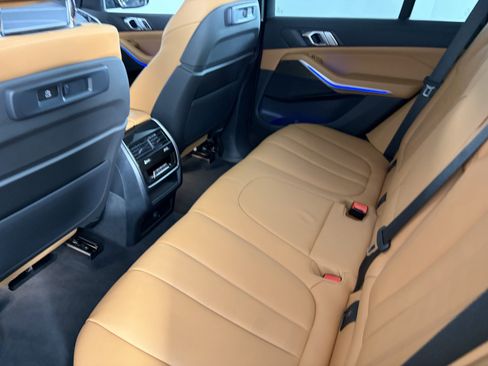 Used 2022 BMW X5 xDrive40i w/ M Sport Package image 16