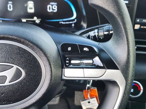 Certified 2025 Hyundai Elantra SE image 26