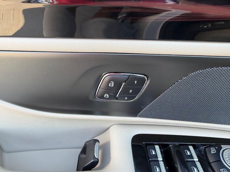 Used 2024 Lincoln Nautilus Premier AWD/4WD image 18