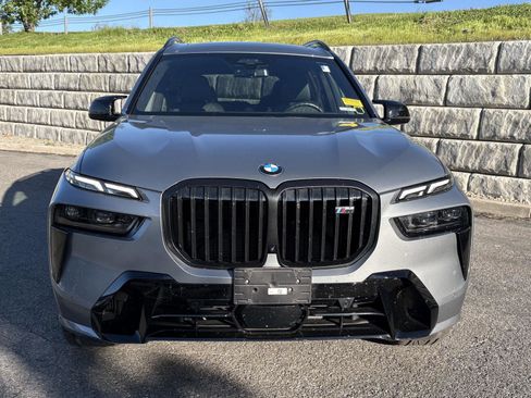 Used 2025 BMW X7 M60i AWD/4WD image 2