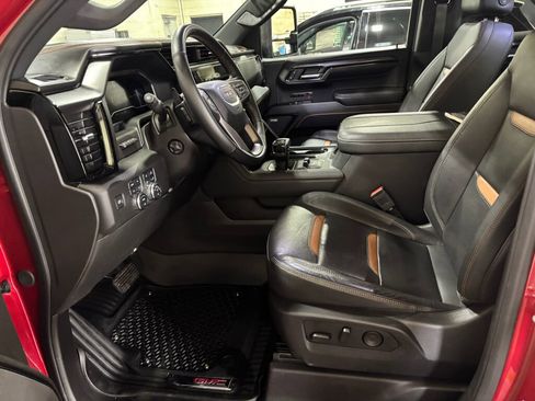 Used 2024 GMC Sierra 1500 AT4 w/ Technology Package image 5