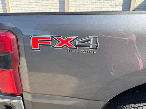 Used 2024 Ford F250 Lariat w/ Lariat Ultimate Package AWD/4WD image 9