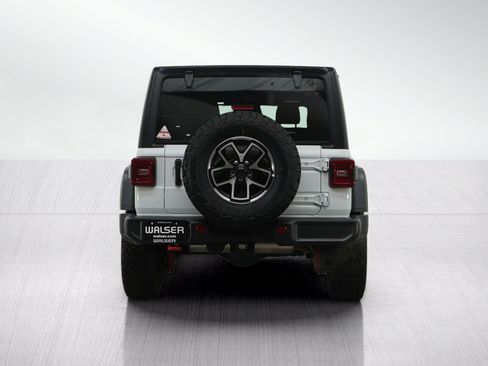 Used 2026 Jeep Wrangler Unlimited Rubicon AWD/4WD image 5