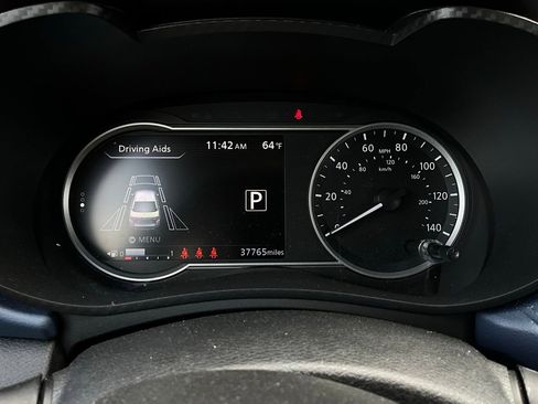 Used 2025 Nissan Versa SV image 33