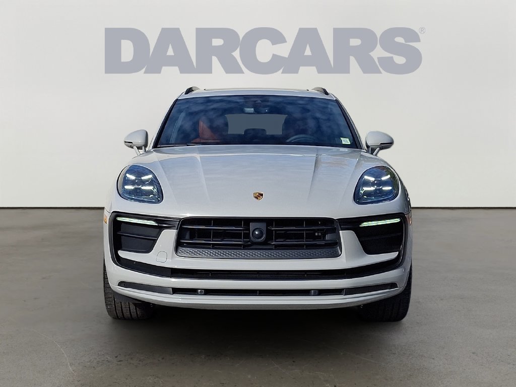 Used 2024 Porsche Macan AWD/4WD image 2