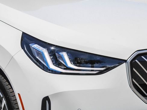 New 2026 BMW X3 xDrive30 w/ Premium Package AWD/4WD image 8