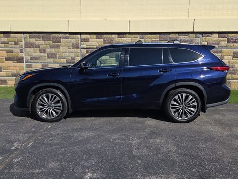 Used 2022 Toyota Highlander Platinum image 8