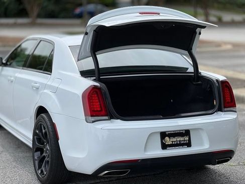 Used 2019 Chrysler 300 S w/ S Model Appearance Package RWD image 40