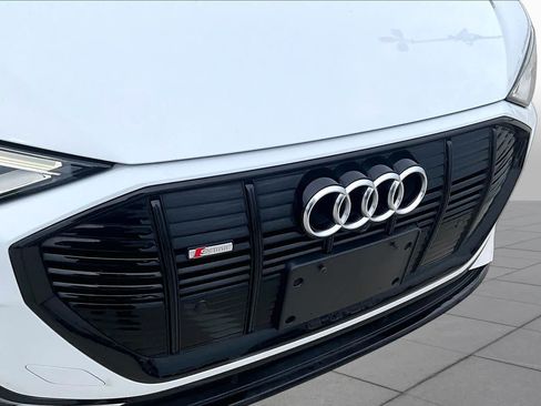 Used 2021 Audi e-tron Premium Plus AWD/4WD image 28