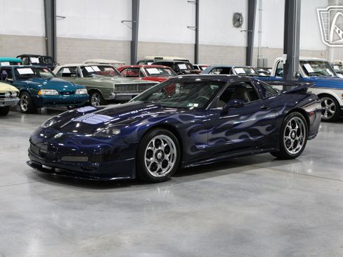 Used 2000 Chevrolet Corvette Coupe image 2