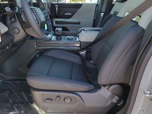New 2026 GMC Hummer EV 4x4 Crew Cab w/ LPO, Dark Essentials Package image 6