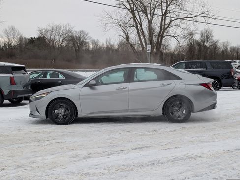Used 2021 Hyundai Elantra SEL image 7