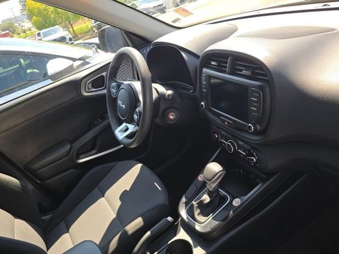 Used 2024 Kia Soul LX w/ Option Group 015 FWD image 10