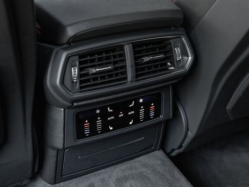 Used 2020 Lamborghini Urus image 39