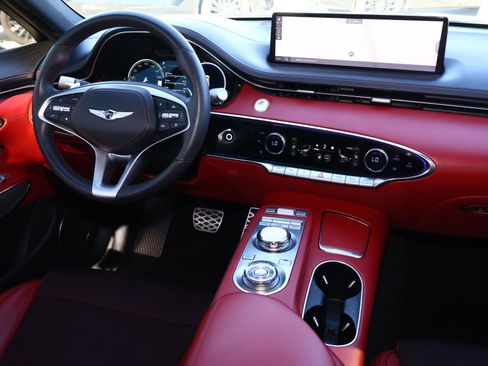 Used 2023 Genesis GV70 2.5T w/ Sport Prestige Package image 10