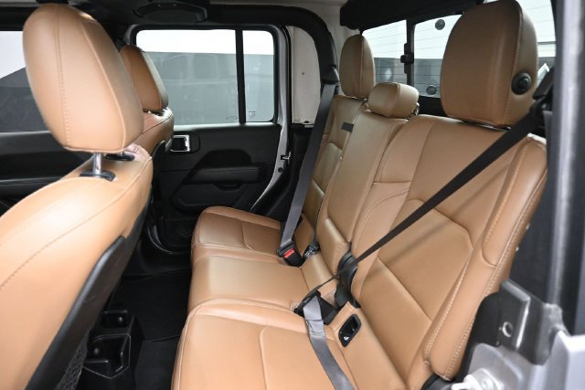 Used 2020 Jeep Gladiator Rubicon w/ Uconnect 4C Nav & Sound Group AWD/4WD image 17