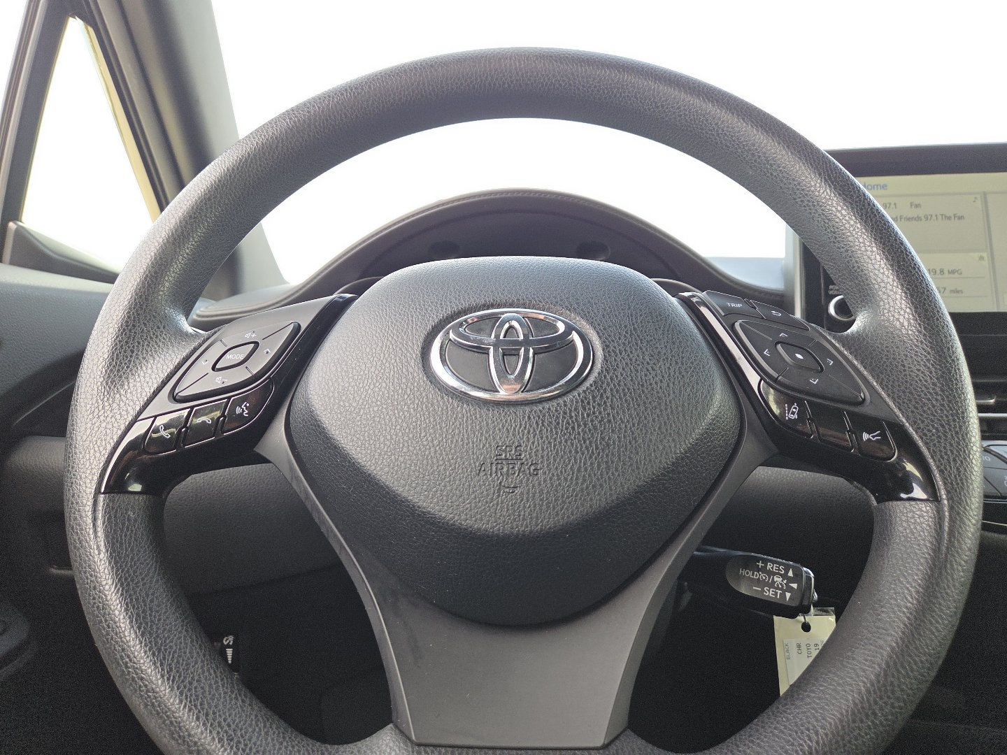 Used 2019 Toyota C-HR LE FWD image 23