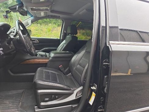 Used 2019 GMC Yukon XL Denali w/ Denali Ultimate Package AWD/4WD image 12