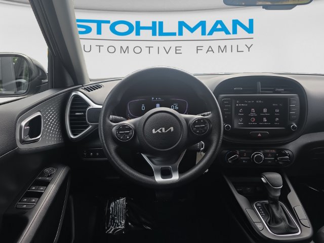 Used 2023 Kia Soul LX w/ LX Technology Package FWD image 21