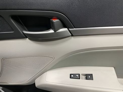 Used 2018 Hyundai Elantra Value Edition FWD image 29