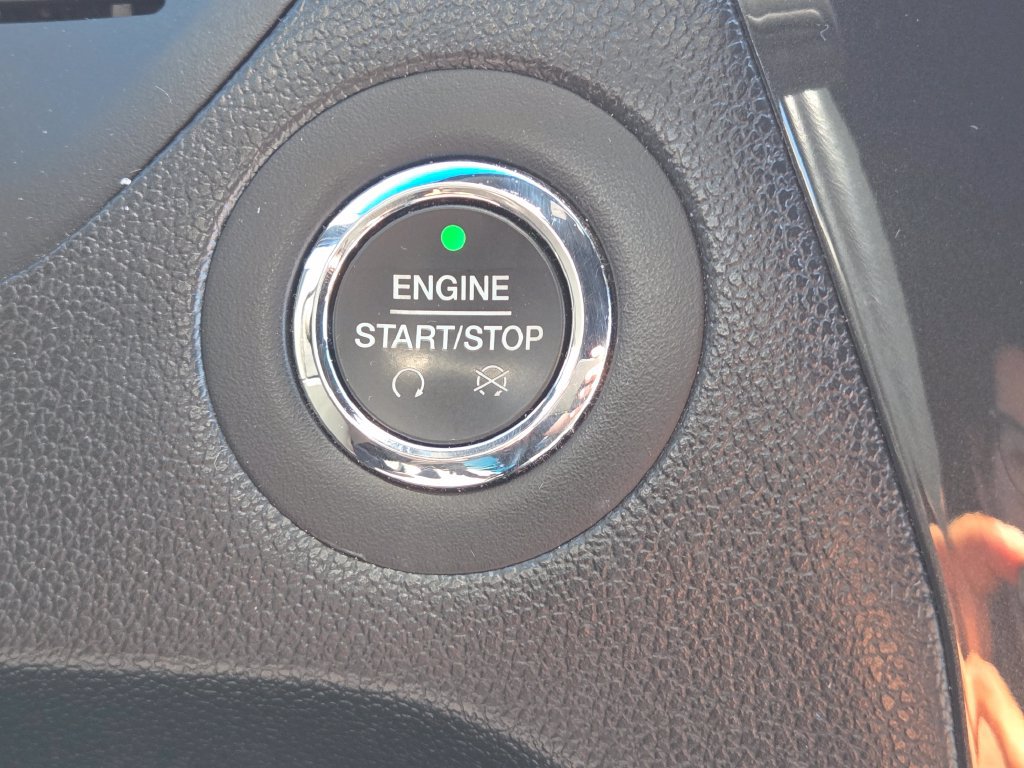 Used 2018 Ford Explorer XLT w/ Equipment Group 202A AWD/4WD image 15