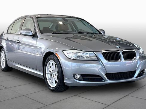 Used 2010 BMW 328i Sedan RWD image 2