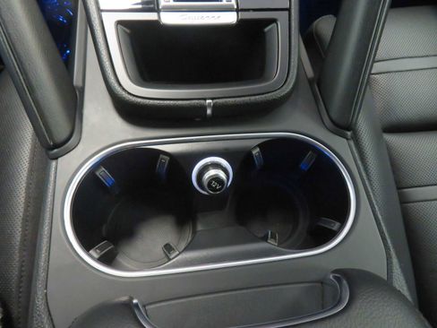 Used 2019 Porsche Cayenne image 39