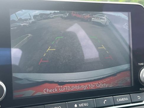 Used 2024 Nissan Altima 2.5 SV FWD image 25