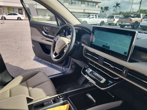 New 2026 Lincoln Corsair Premiere image 27