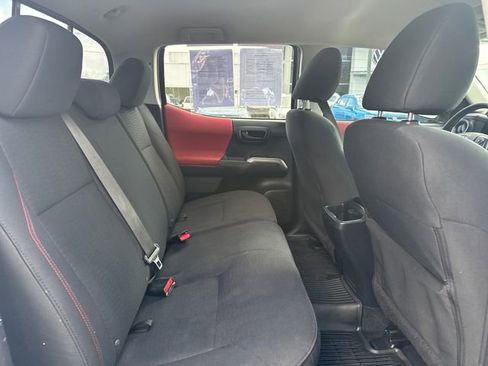 Used 2018 Toyota Tacoma SR5 image 13