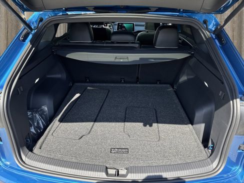 Used 2024 Volkswagen Atlas Cross Sport SEL Premium R-Line image 36