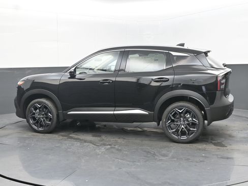 New 2025 Nissan Kicks SR image 5