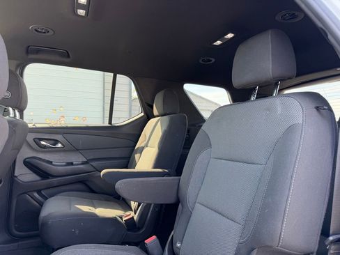 Used 2023 Chevrolet Traverse LT image 15