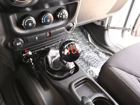 Used 2015 Jeep Wrangler Unlimited Sport image 30