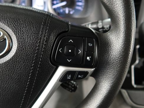 Used 2020 Toyota Sienna LE FWD image 30