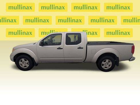 Used 2008 Nissan Frontier SE w/ SE Value Truck Pkg image 11