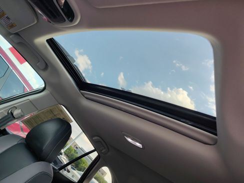 Used 2025 Subaru Outback Onyx Edition image 3