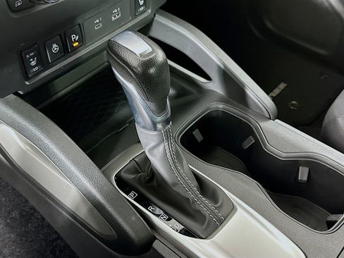 Used 2024 Nissan Frontier SV w/ SV Convenience Package image 24