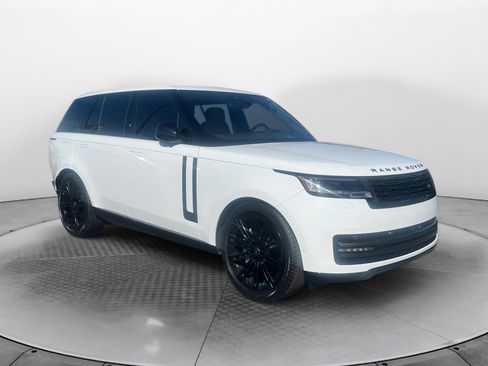 Certified 2024 Land Rover Range Rover SE image 3