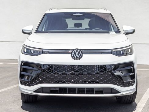 New 2026 Volkswagen Tiguan SEL R-Line image 2